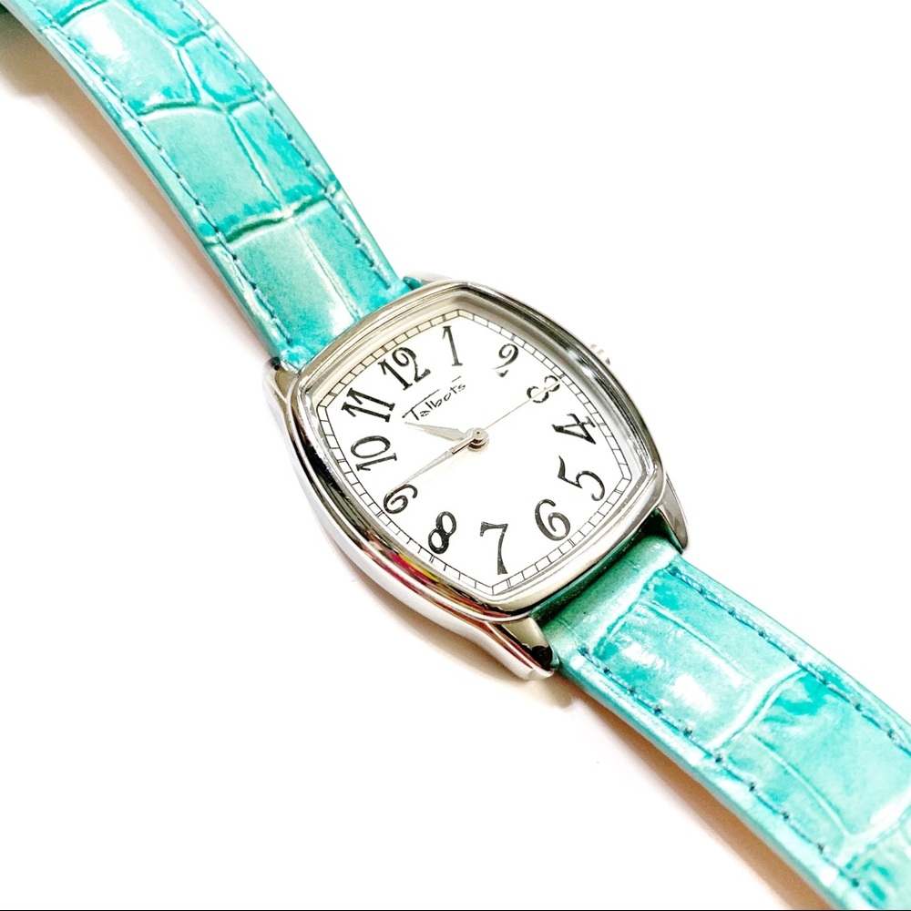 Talbots Analog Watch With Leather Band TA1097